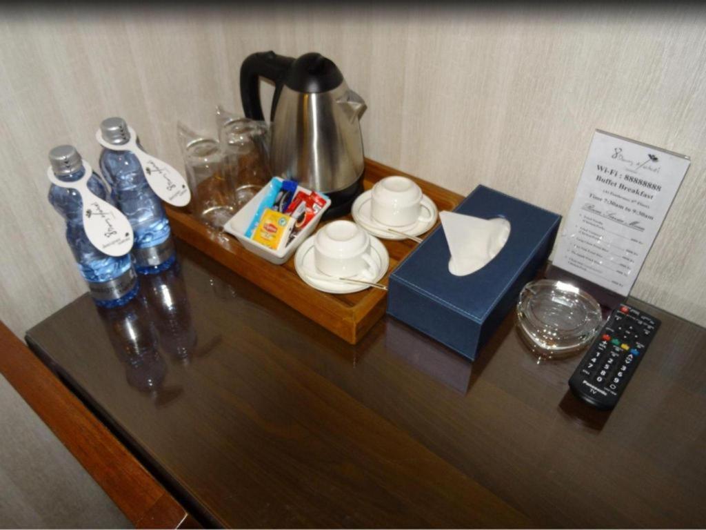 8Day Hotel Yangon Luaran gambar