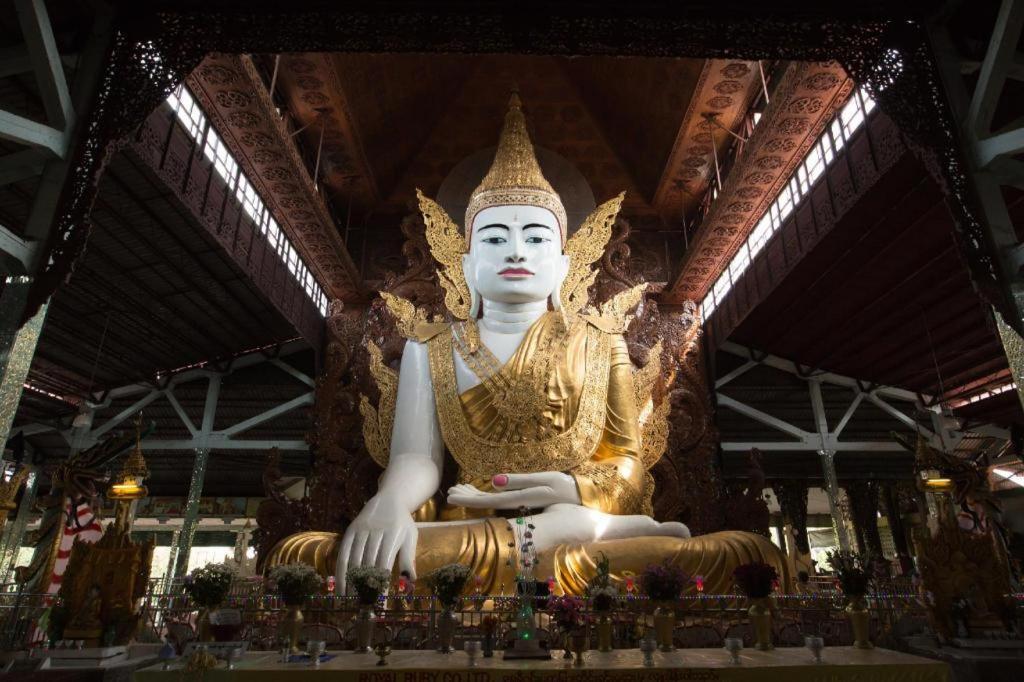 8Day Hotel Yangon Luaran gambar