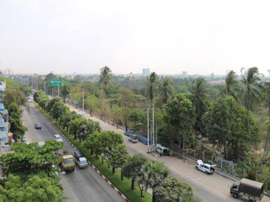8Day Hotel Yangon Luaran gambar