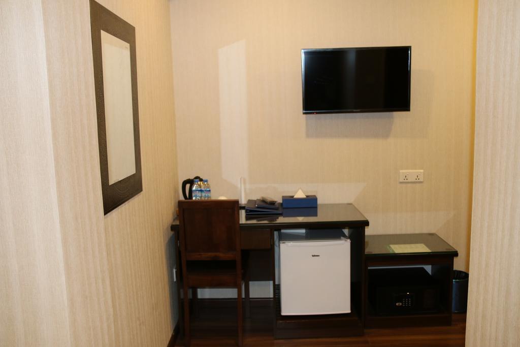 8Day Hotel Yangon Bilik gambar