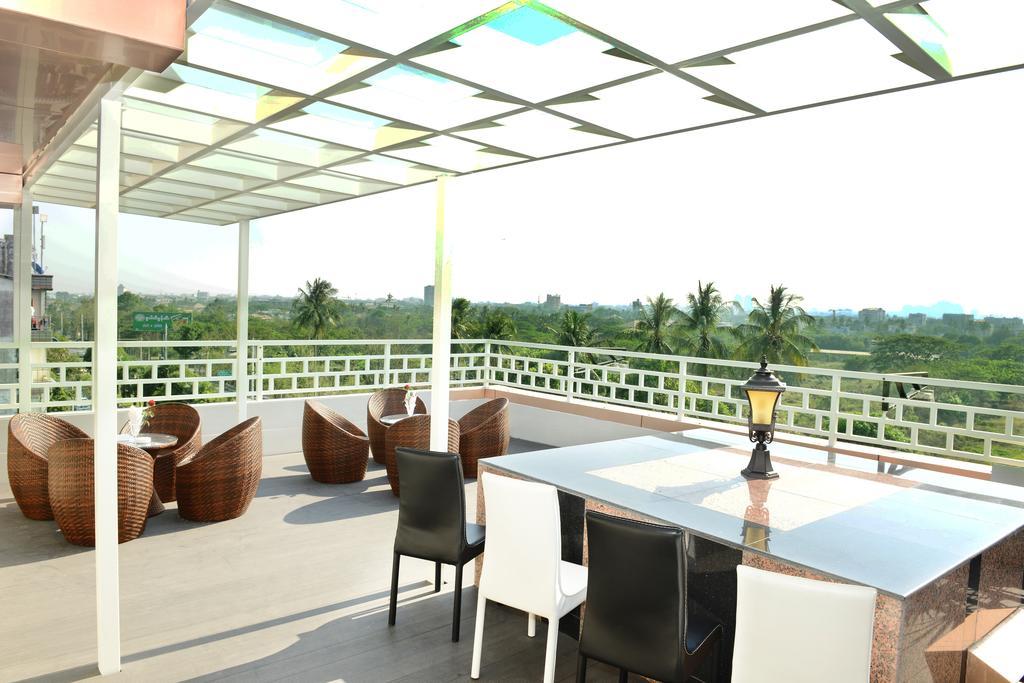 8Day Hotel Yangon Luaran gambar