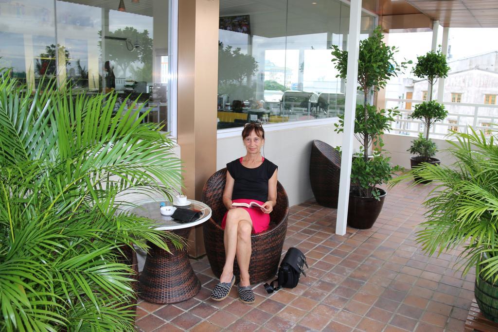 8Day Hotel Yangon Luaran gambar